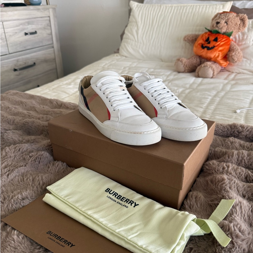 Burberry sneakers